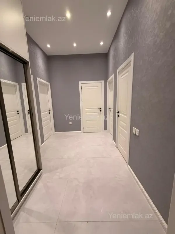 Satılır 3 otaqlı yeni tikili 77 m²