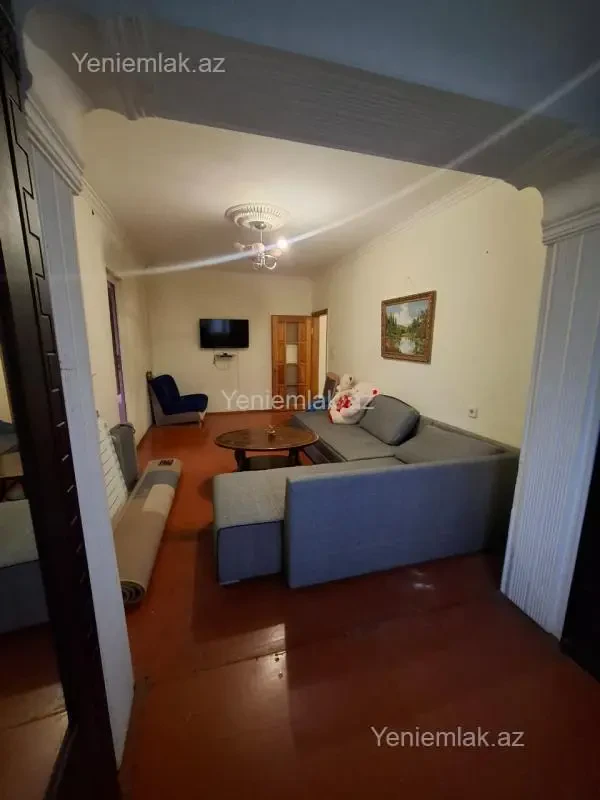 Satılır 2 otaqlı köhnə tikili 50 m²