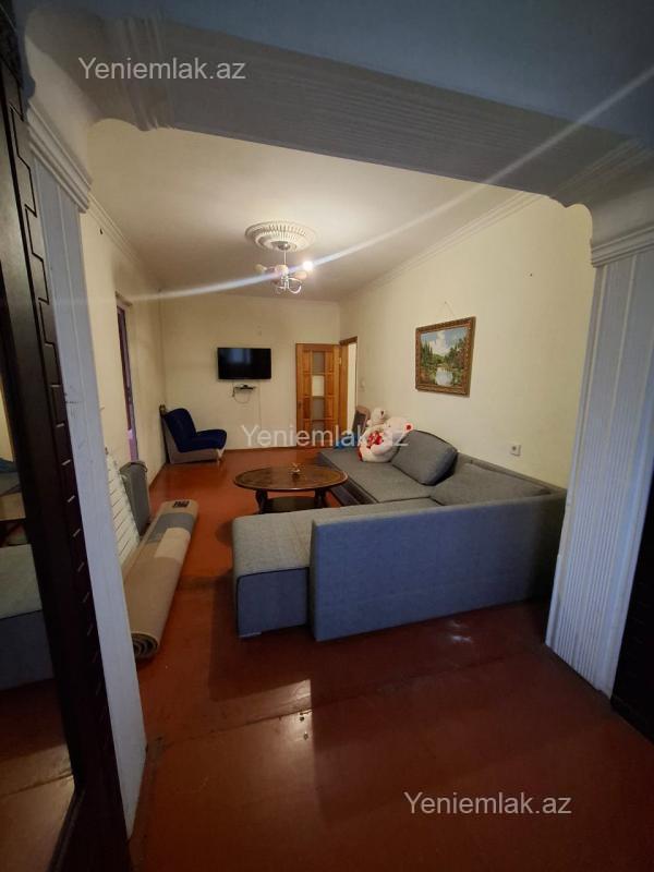 Satılır 2 otaqlı köhnə tikili 50 m²
