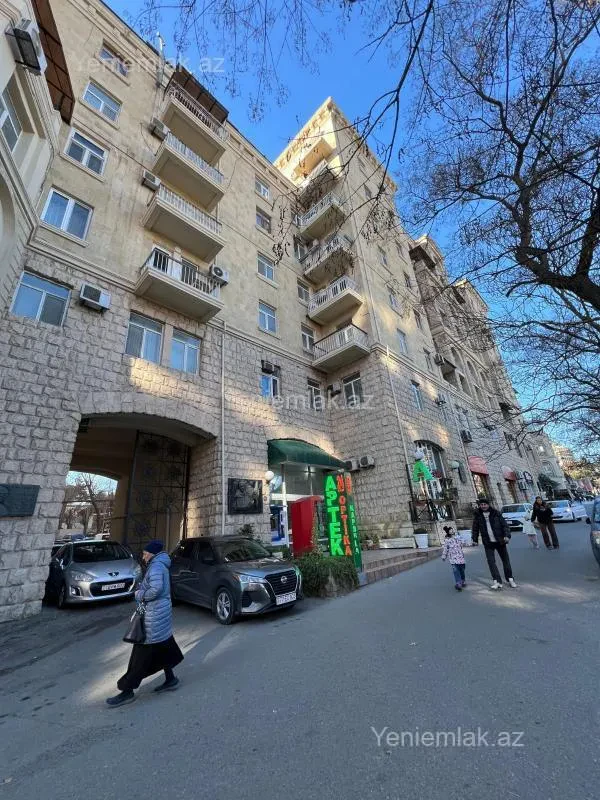 Satılır 3 otaqlı köhnə tikili 90 m²