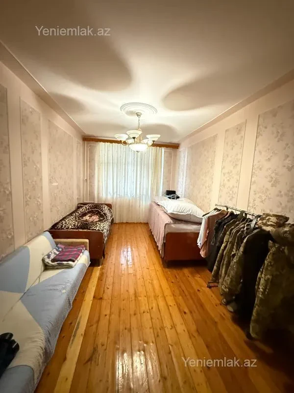 Satılır 4 otaqlı köhnə tikili 90 m²