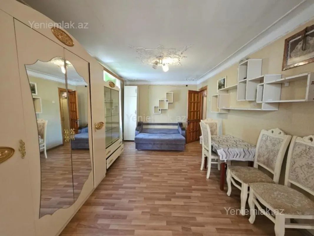 Satılır 1 otaqlı köhnə tikili 35 m²
