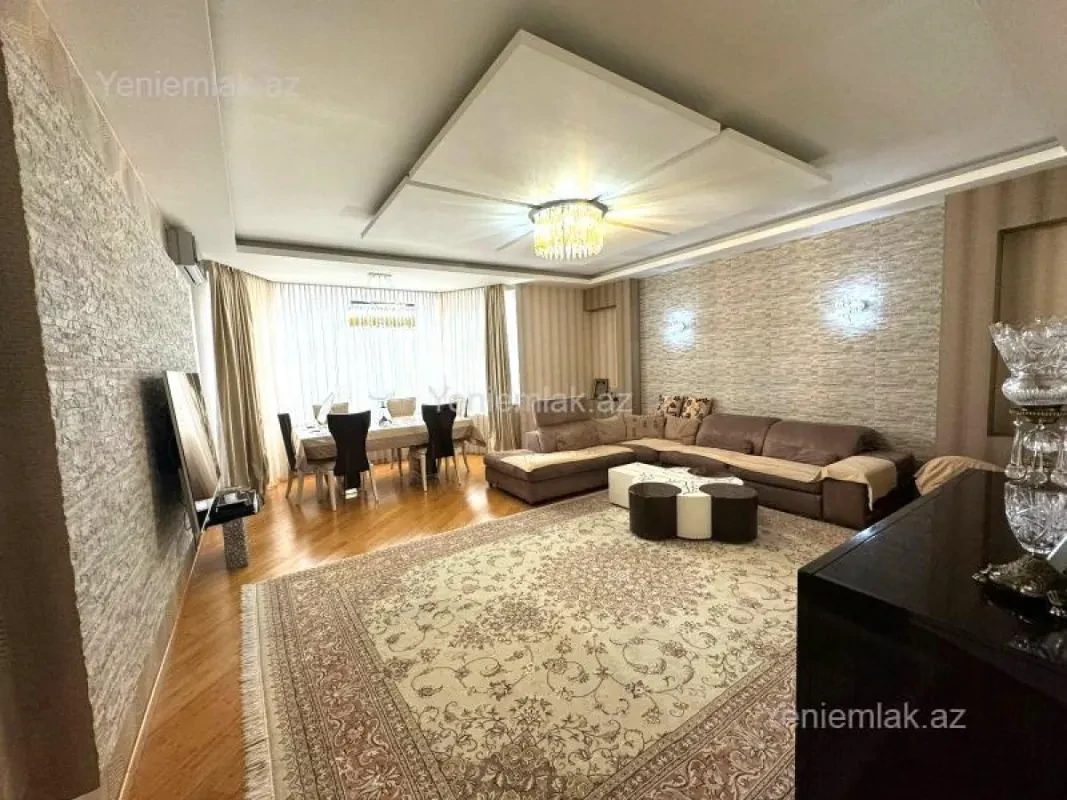 Satılır 4 otaqlı yeni tikili 190 m²