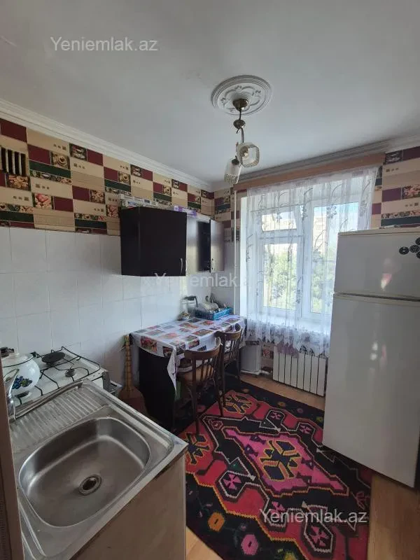 Satılır 3 otaqlı köhnə tikili 64 m²