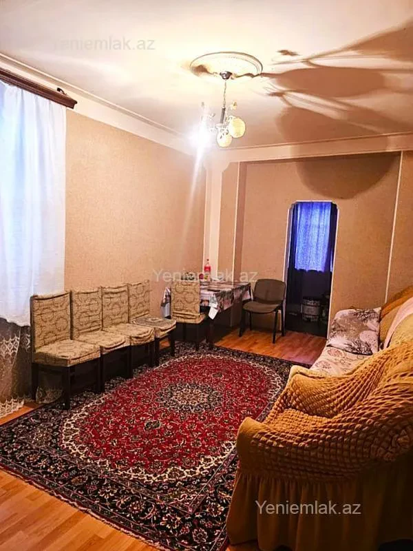 Satılır 1 otaqlı köhnə tikili 35 m²