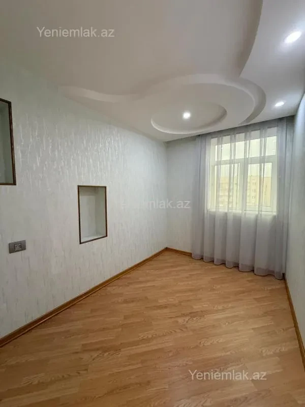 Satılır 4 otaqlı köhnə tikili 80 m²