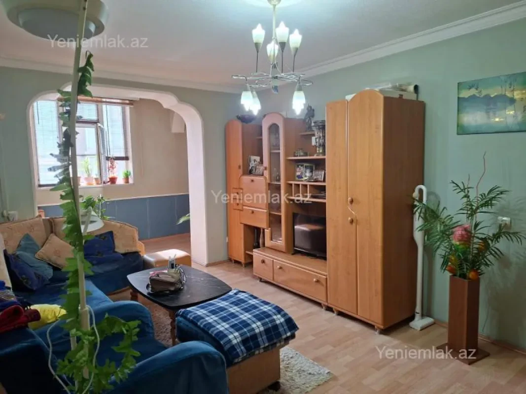 Satılır 3 otaqlı köhnə tikili 60 m²