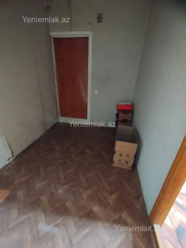 Satılır 3 otaqlı köhnə tikili 80 m²