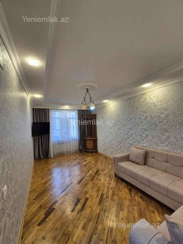 Satılır 2 otaqlı köhnə tikili 55 m²