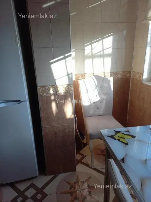 Satılır 3 otaqlı köhnə tikili 72 m²