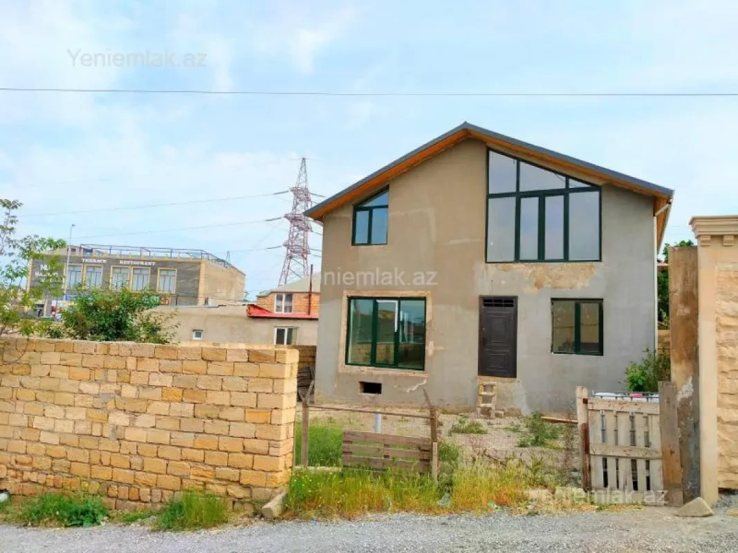Satılır 6 otaqlı həyət evi 300 m²