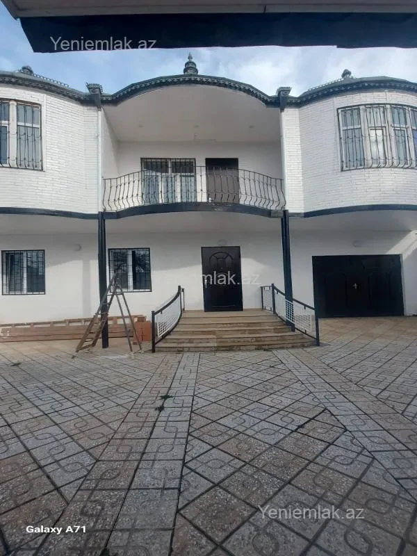 Satılır 6 otaqlı həyət evi 275 m²