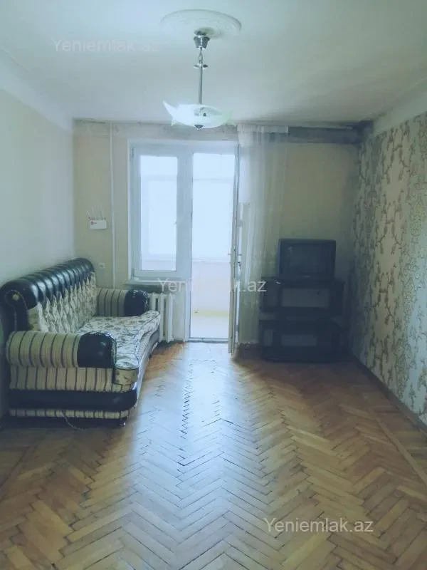 Satılır 2 otaqlı köhnə tikili 55 m²