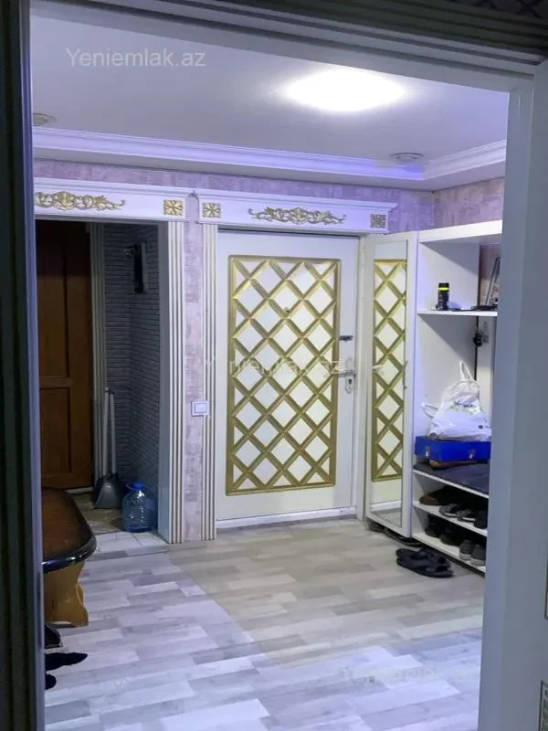 Satılır 4 otaqlı köhnə tikili 100 m²