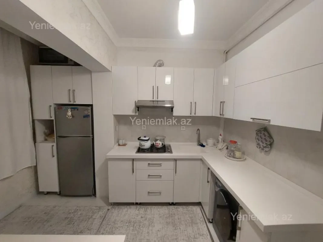 Satılır 2 otaqlı köhnə tikili 70 m²