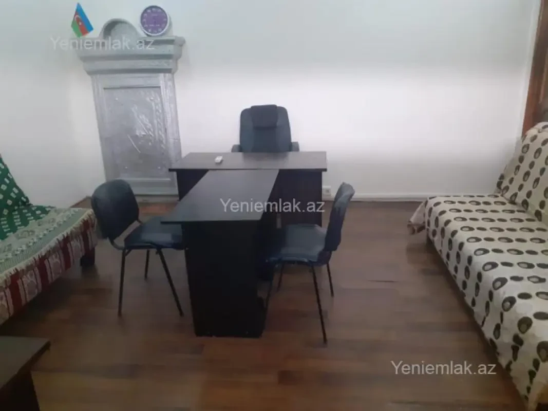 Satılır 4 otaqlı köhnə tikili 90 m²