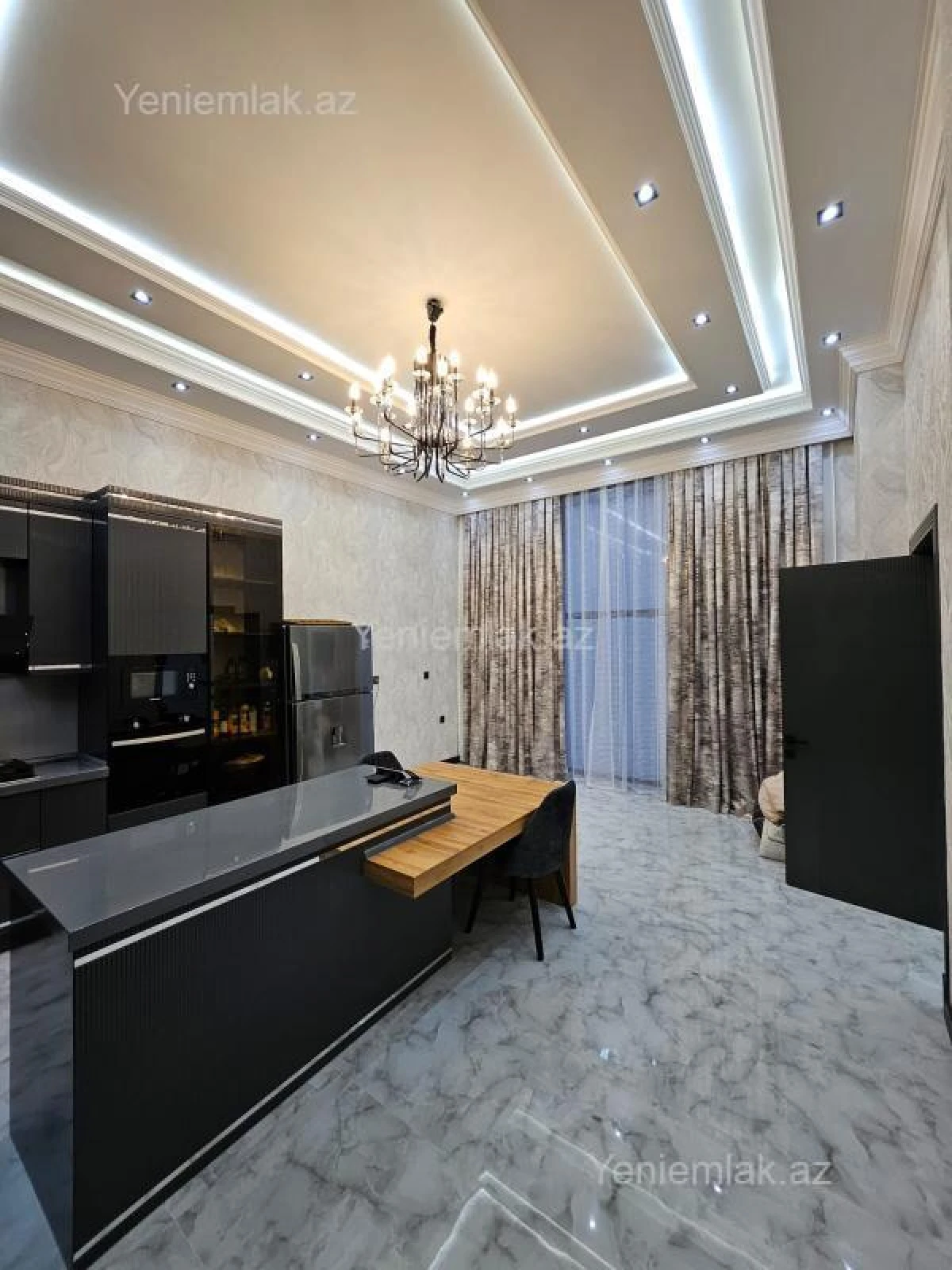 Satılır 9 otaqlı həyət evi 800 m²