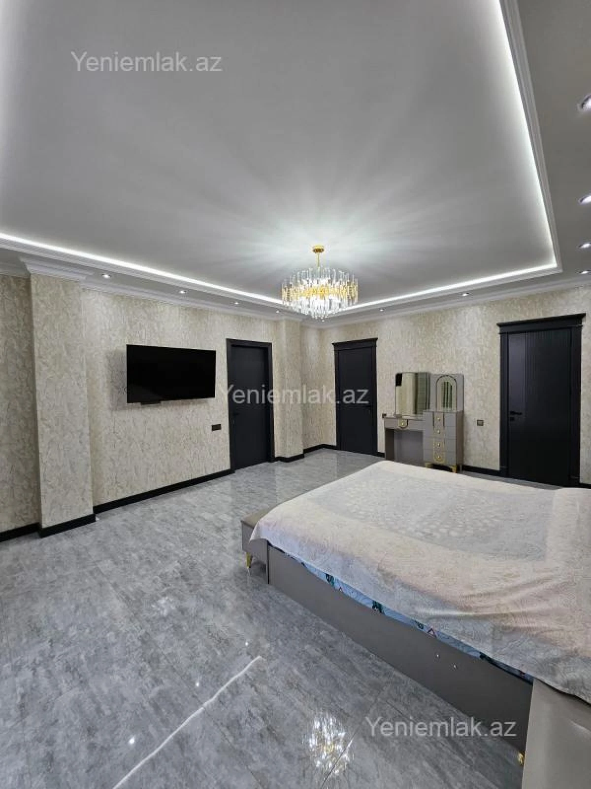 Satılır 9 otaqlı həyət evi 800 m²