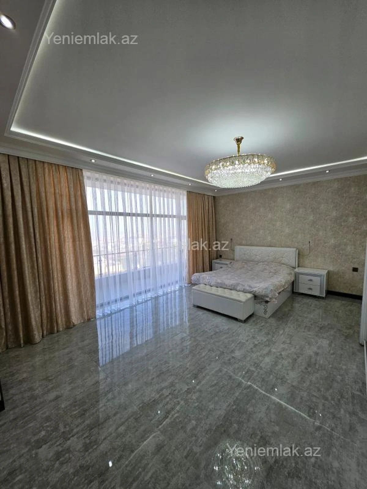 Satılır 9 otaqlı həyət evi 800 m²