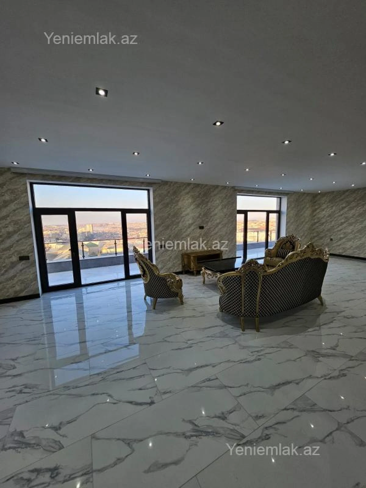 Satılır 9 otaqlı həyət evi 800 m²