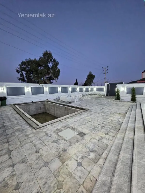 Satılır 9 otaqlı həyət evi 800 m²