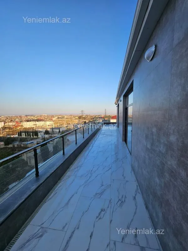 Satılır 9 otaqlı həyət evi 800 m²