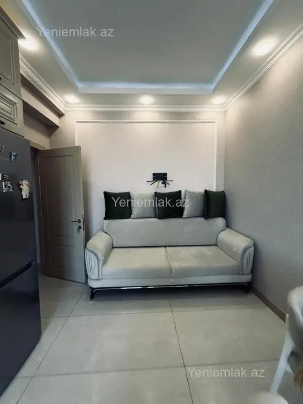 Satılır 2 otaqlı yeni tikili 61 m²