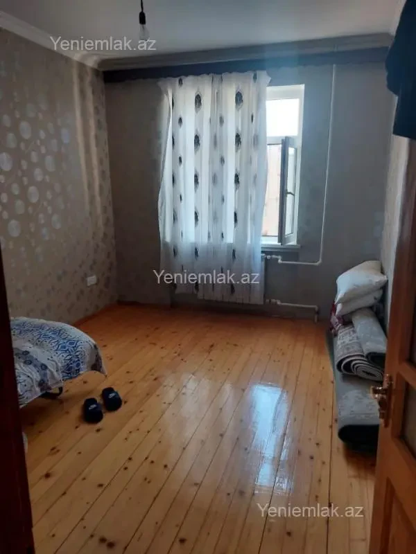 Satılır 3 otaqlı köhnə tikili 80 m²
