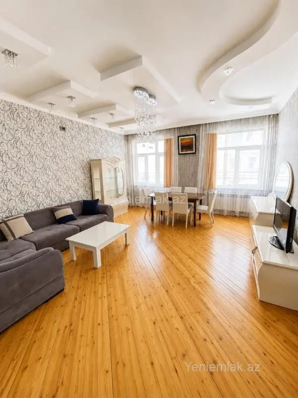 Satılır 3 otaqlı yeni tikili 120 m²