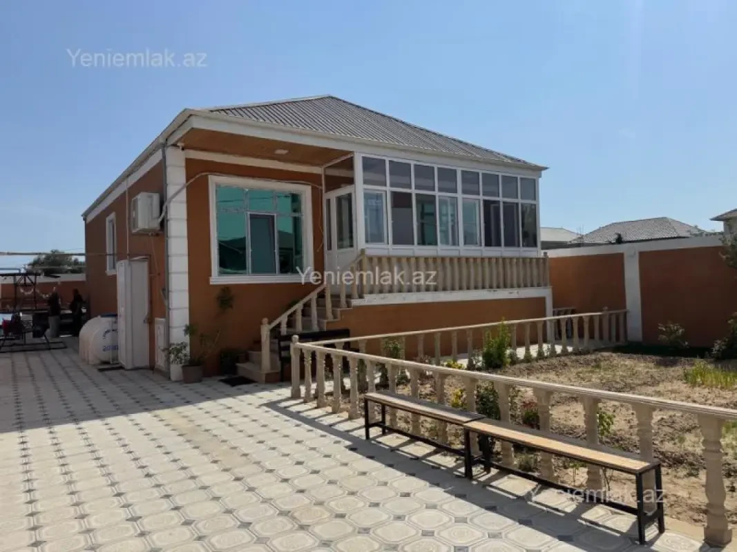 Satılır 4 otaqlı həyət evi 120 m²
