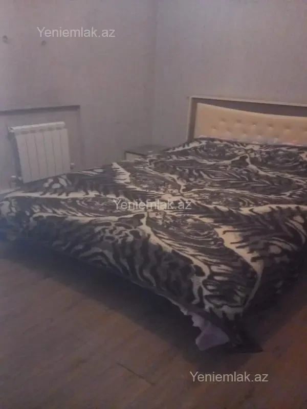 Satılır 2 otaqlı köhnə tikili 55 m²