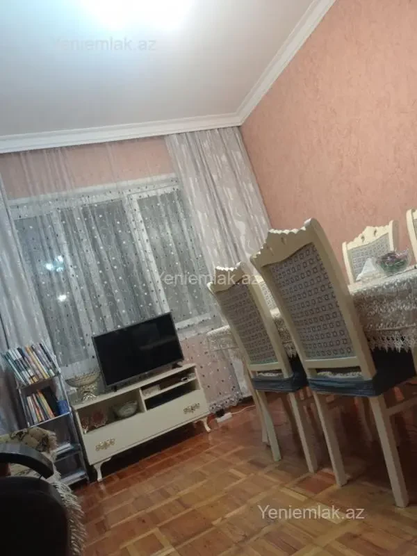 Satılır 2 otaqlı köhnə tikili 55 m²