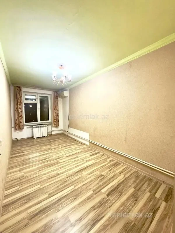 Satılır 2 otaqlı köhnə tikili 55 m²