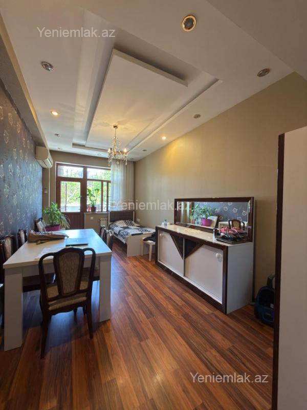 Satılır 3 otaqlı yeni tikili 120 m²