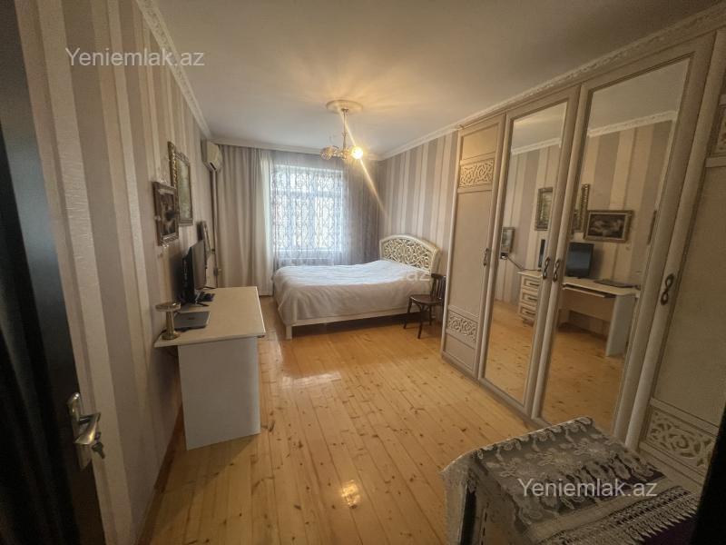 Satılır 2 otaqlı köhnə tikili 60 m²