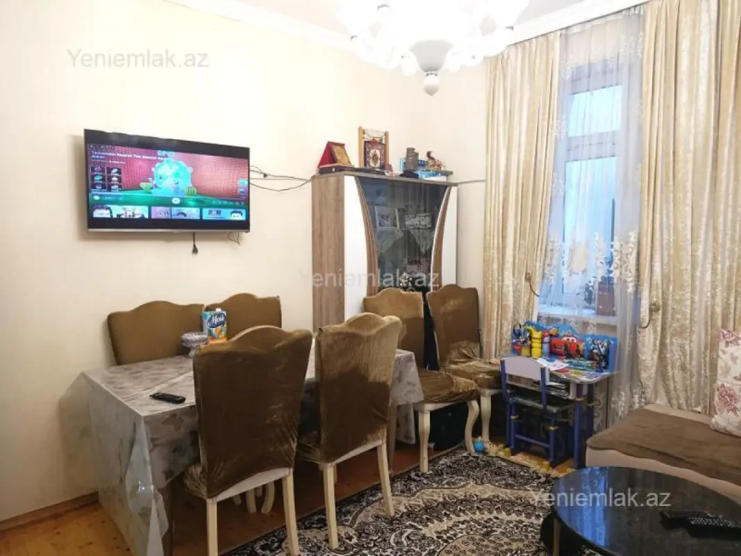 Satılır 2 otaqlı köhnə tikili 42 m²