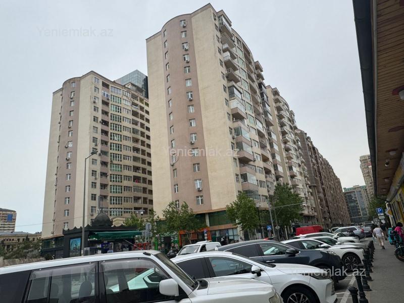 Satılır 3 otaqlı yeni tikili 115 m²