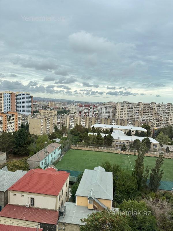 Satılır 3 otaqlı köhnə tikili 90 m²