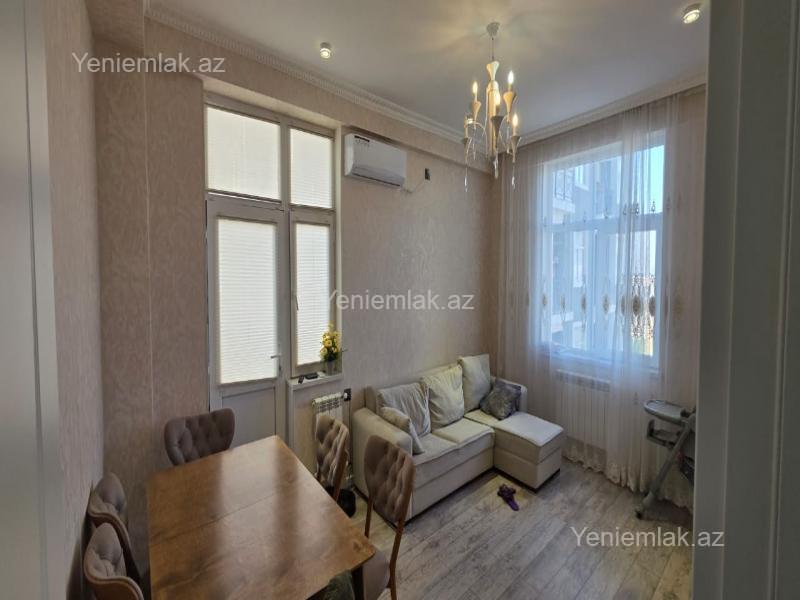 Satılır 3 otaqlı yeni tikili 80 m²