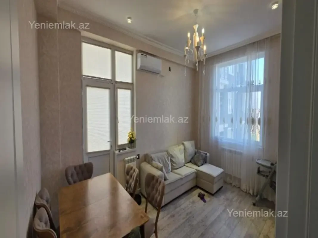 Satılır 3 otaqlı yeni tikili 80 m²