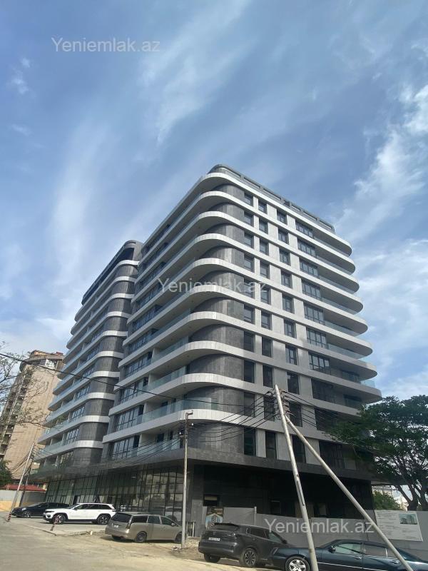 Satılır 3 otaqlı yeni tikili 125 m²