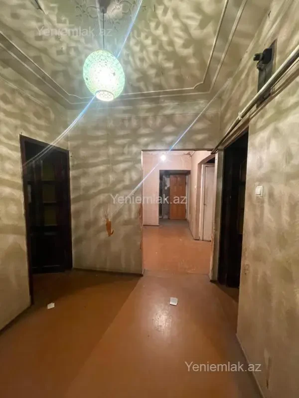 Satılır 5 otaqlı köhnə tikili 115 m²