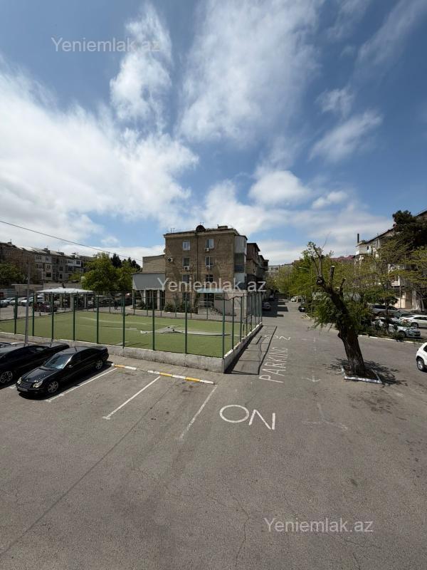Satılır 3 otaqlı köhnə tikili 90 m²