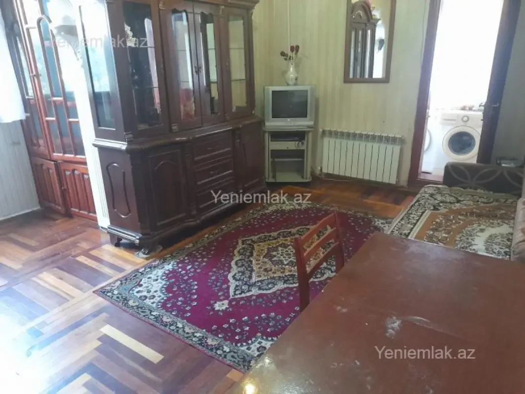 Satılır 2 otaqlı köhnə tikili 45 m²