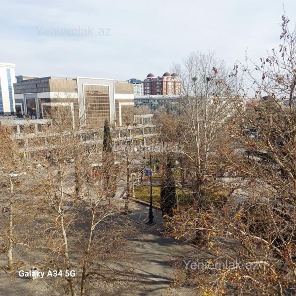 Satılır 2 otaqlı köhnə tikili 35 m²