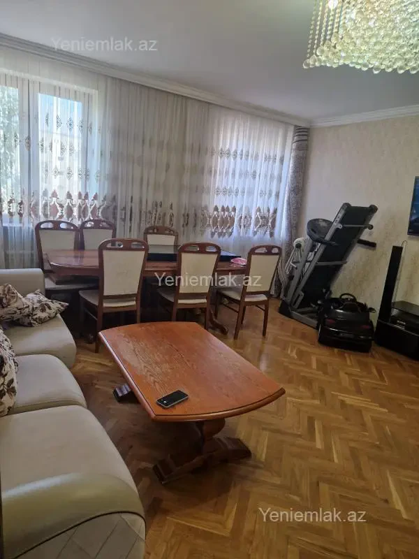 Satılır 4 otaqlı köhnə tikili 95 m²