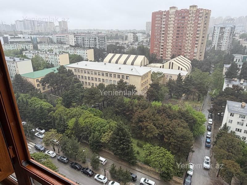Satılır 3 otaqlı yeni tikili 130 m²