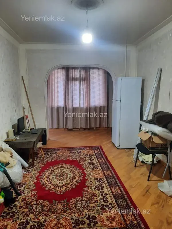 Satılır 3 otaqlı köhnə tikili 80 m²