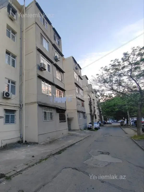 Satılır 2 otaqlı köhnə tikili 55 m²