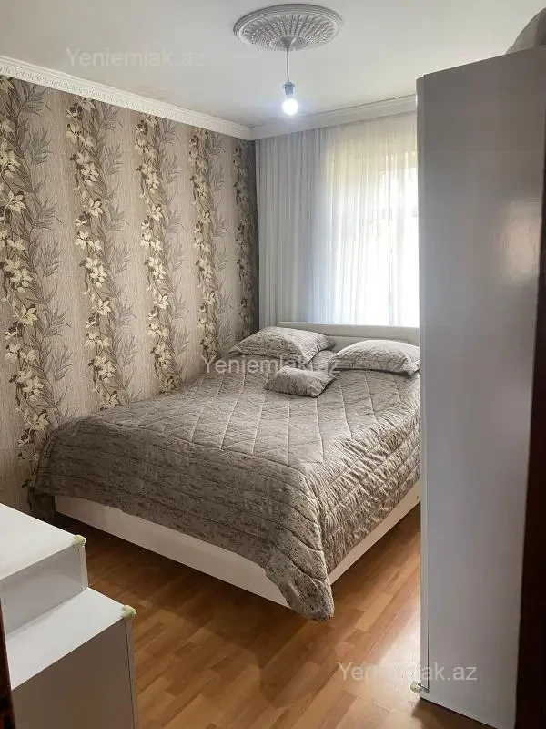 Satılır 3 otaqlı köhnə tikili 80 m²